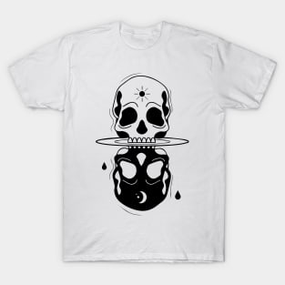 Detached skull in water T-Shirt